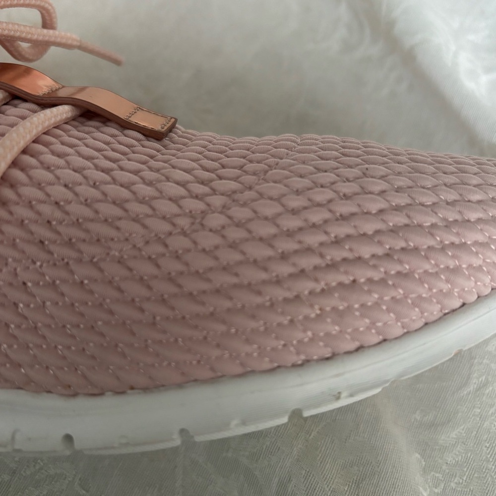Cole Haan Zerogrand Pink Quilted w/Metallic Accents Sneakers, Size 7.5 - Picture 7 of 12
